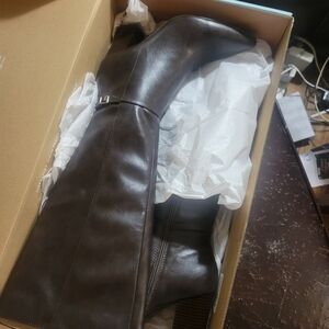 Elegant Dark Brown Leather Boots